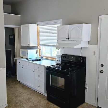 Fuller Lake Chemainus Motel Екстер'єр фото