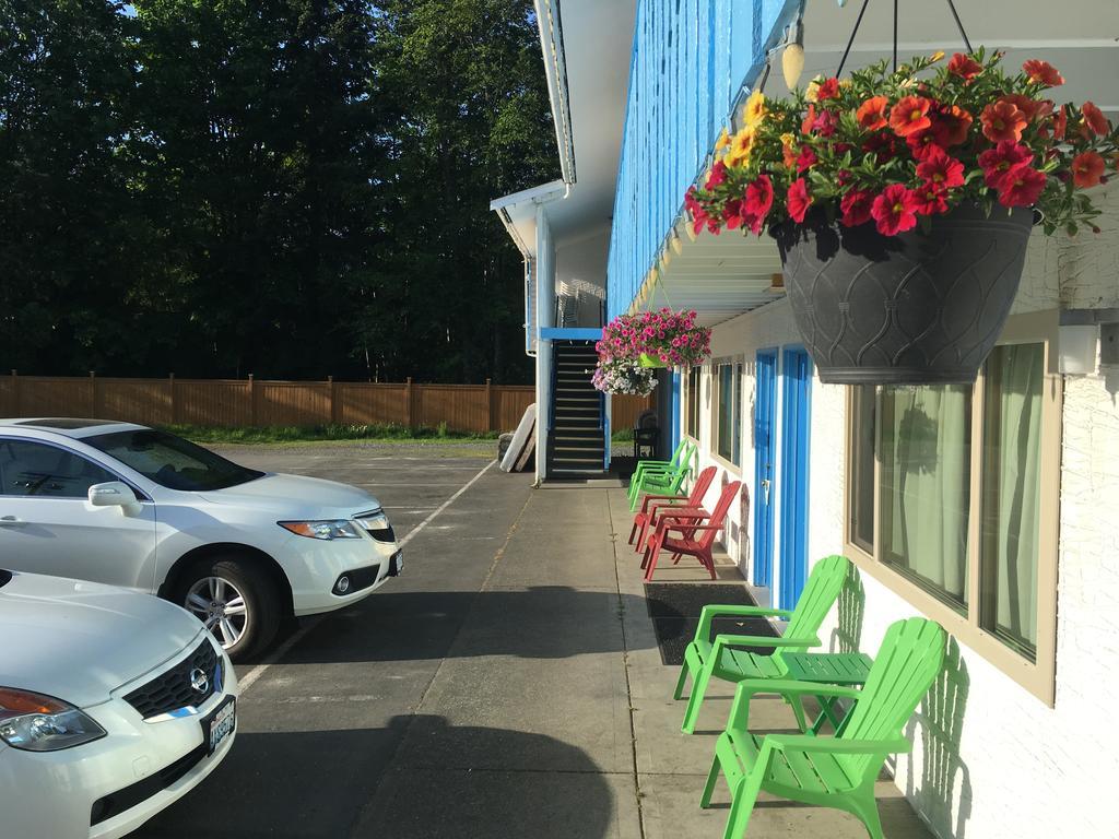 Fuller Lake Chemainus Motel Екстер'єр фото