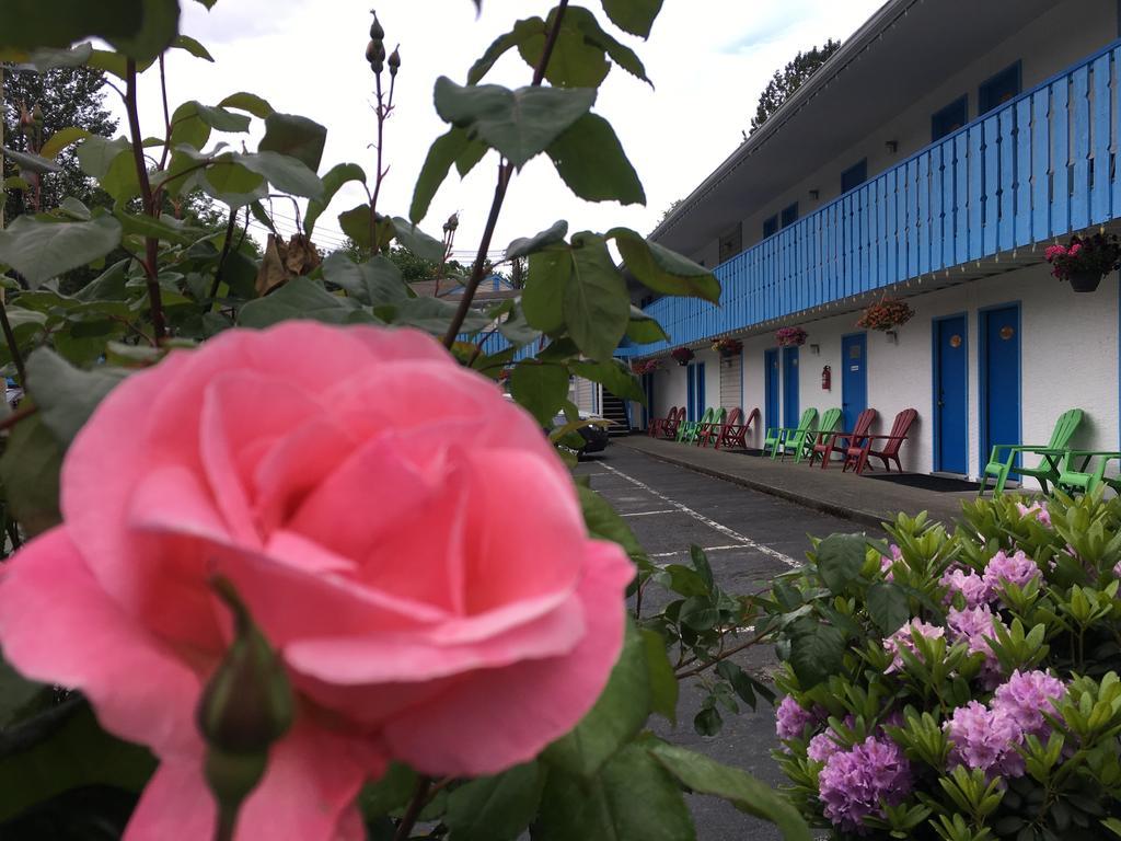 Fuller Lake Chemainus Motel Екстер'єр фото