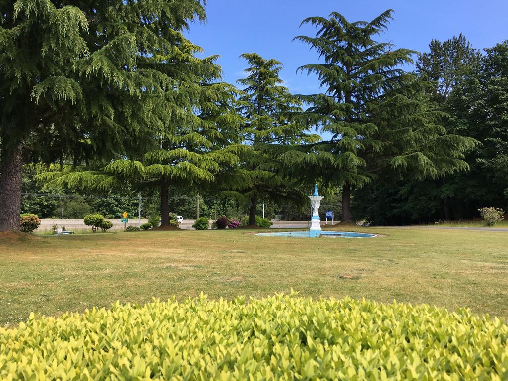 Fuller Lake Chemainus Motel Екстер'єр фото