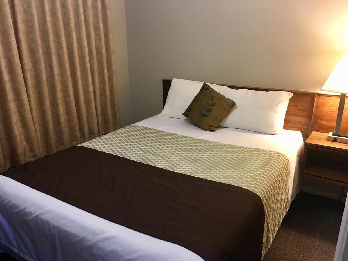 Fuller Lake Chemainus Motel Екстер'єр фото