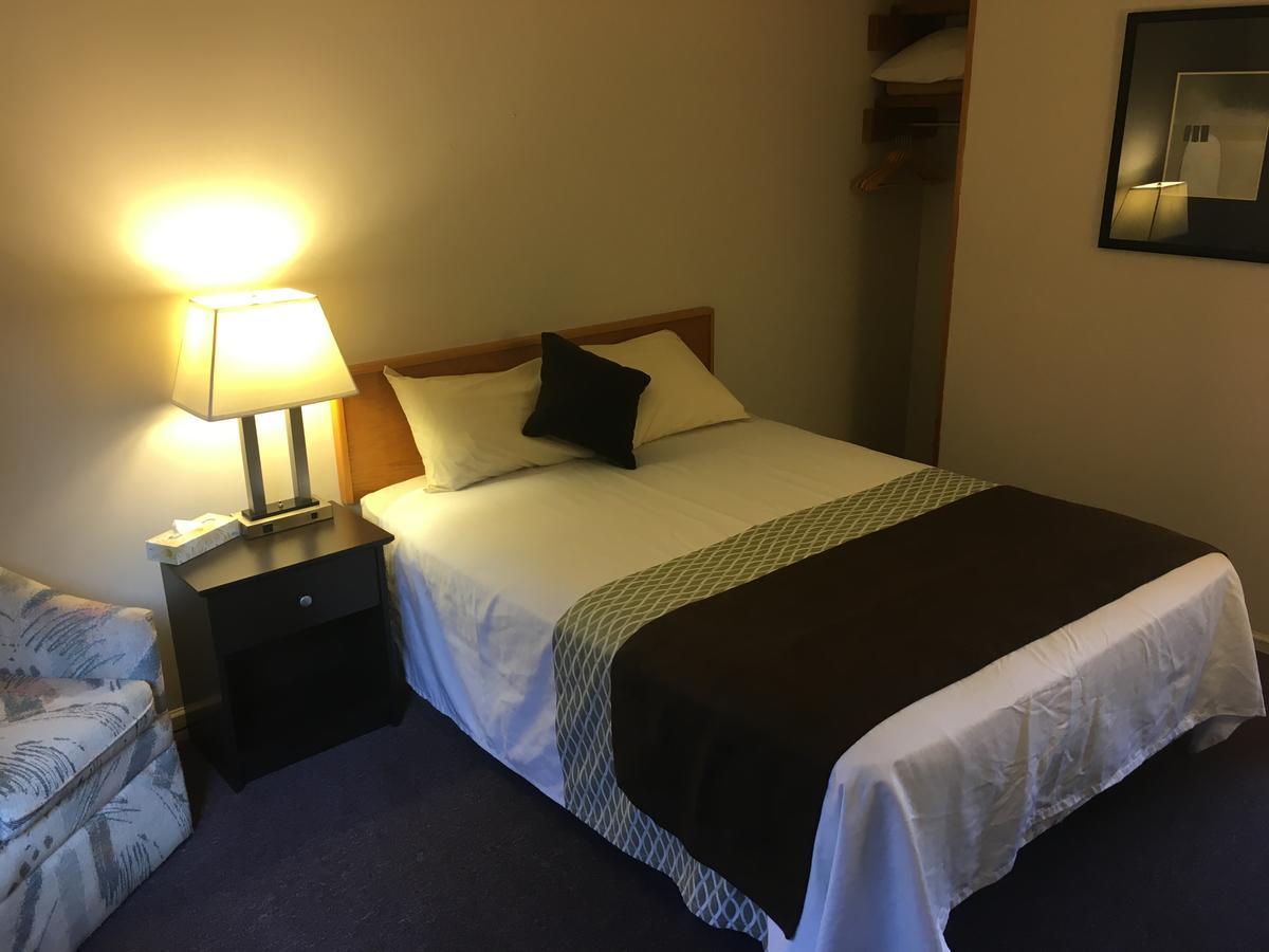 Fuller Lake Chemainus Motel Екстер'єр фото