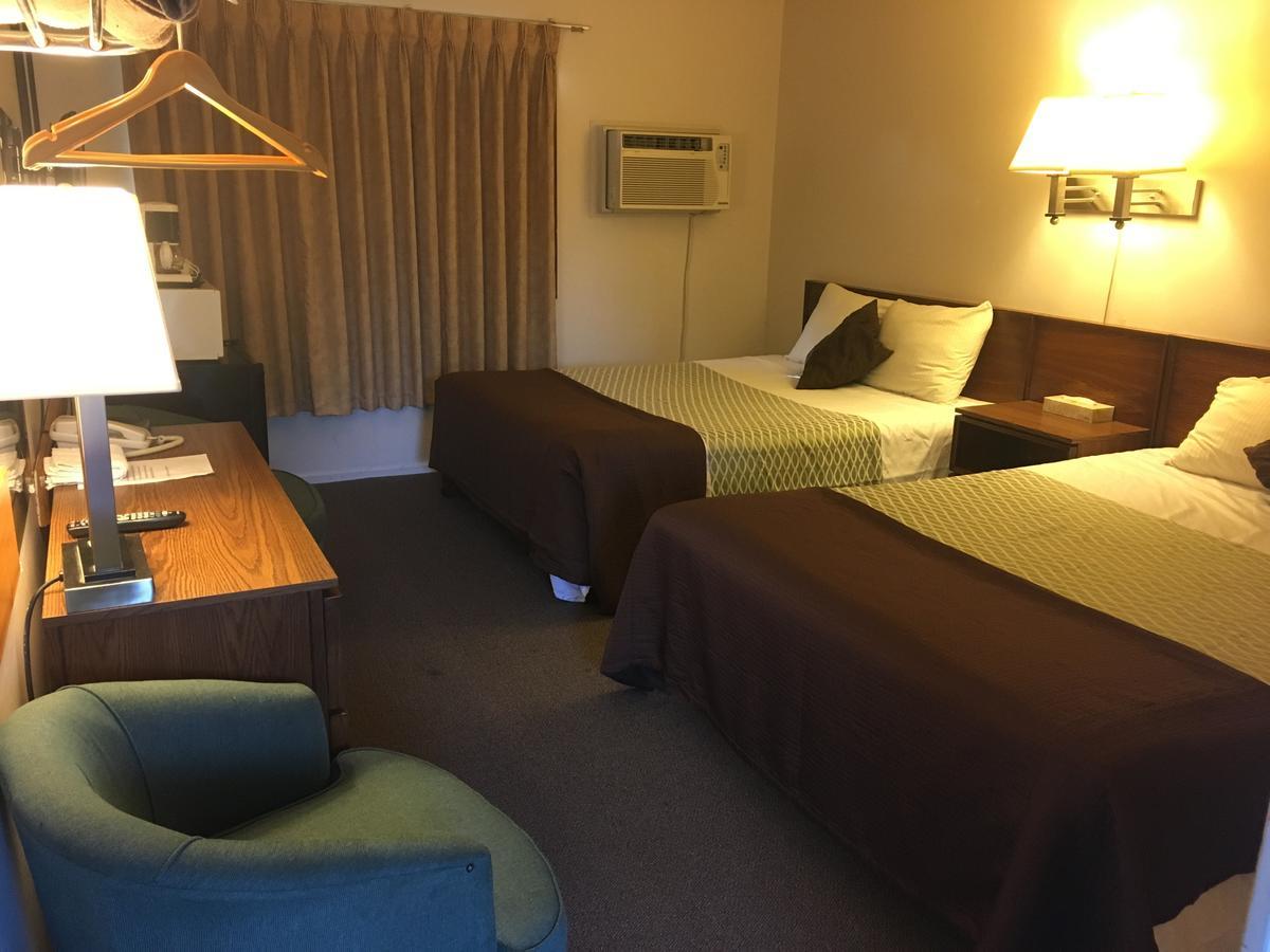Fuller Lake Chemainus Motel Екстер'єр фото