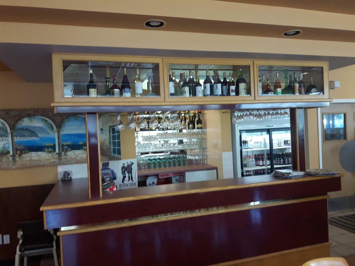 Fuller Lake Chemainus Motel Екстер'єр фото