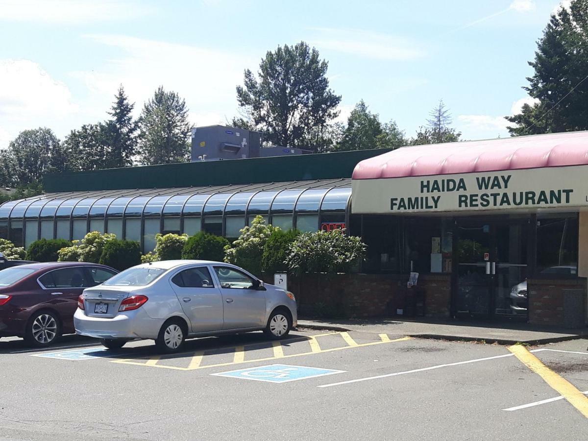 Fuller Lake Chemainus Motel Екстер'єр фото