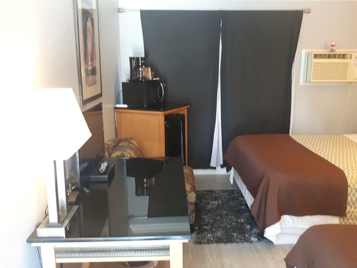 Fuller Lake Chemainus Motel Екстер'єр фото