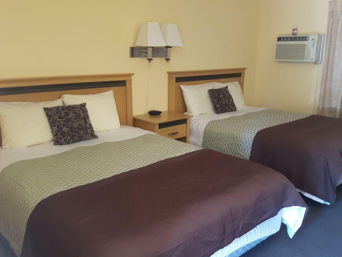 Fuller Lake Chemainus Motel Екстер'єр фото